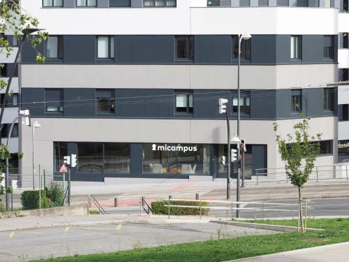 Albergue Micampus San Mam�s Students Residence