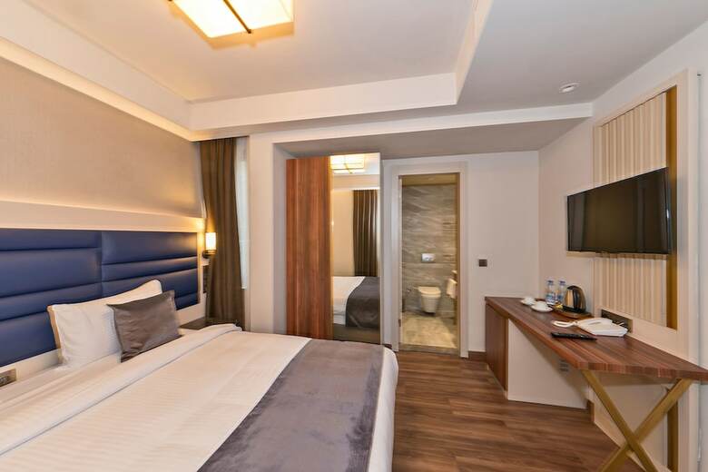 Golden Royal Hotel & Spa