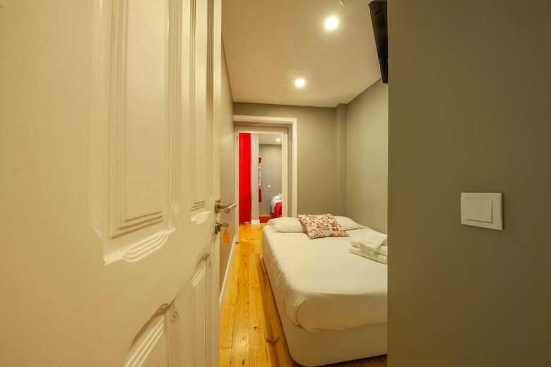 Hostal The Bridge
