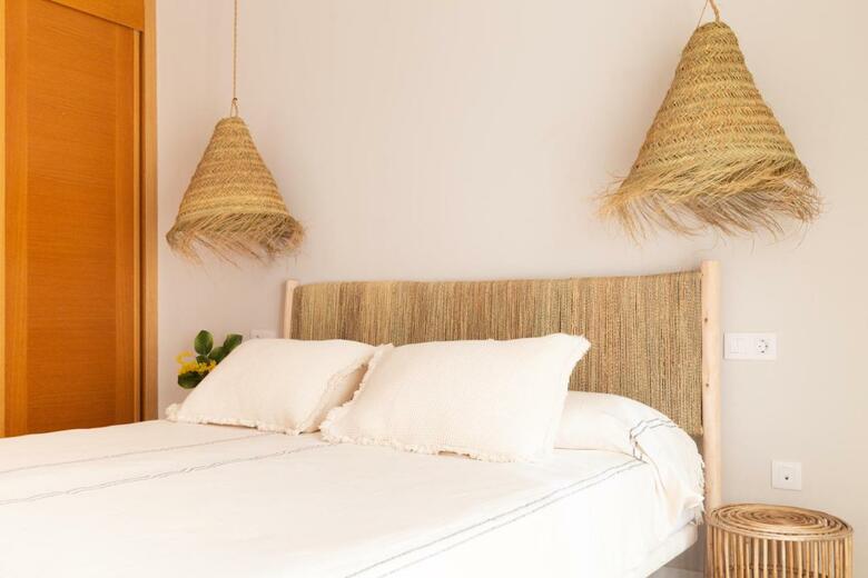 Villa Ereza White Homes