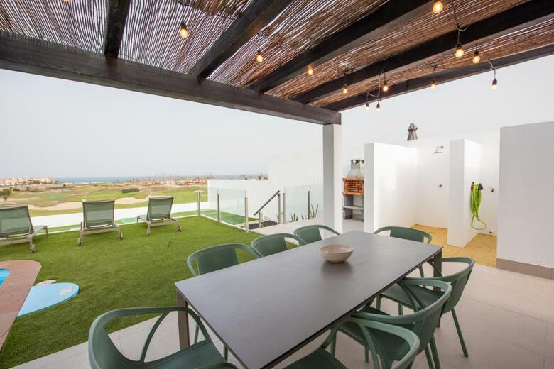 Villa Ereza White Homes