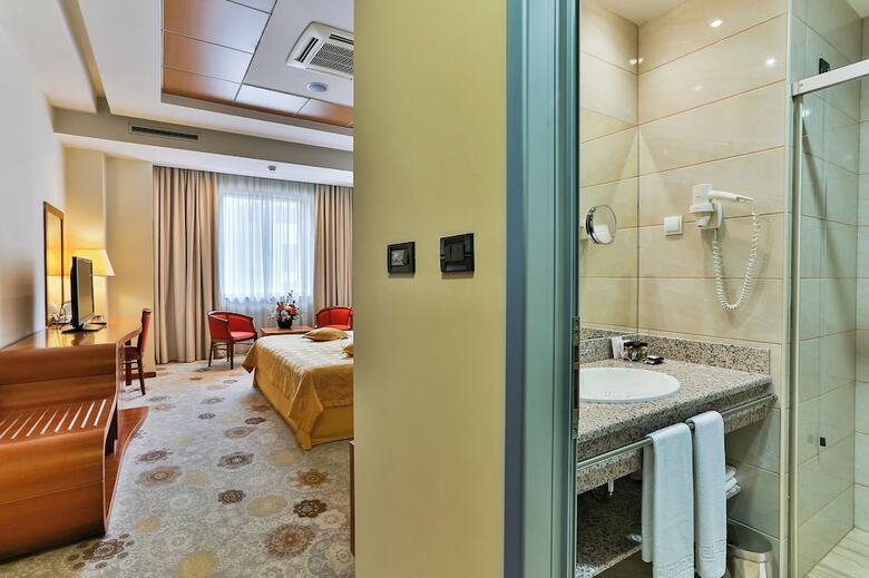 Kings Park Hotel