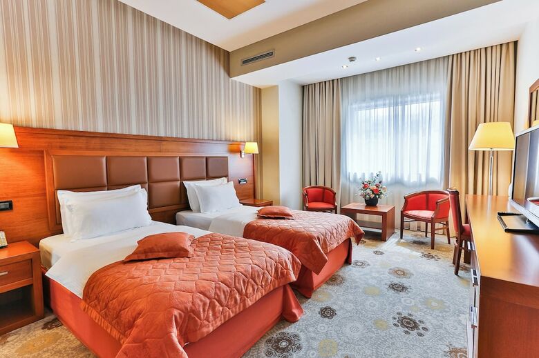 Kings Park Hotel