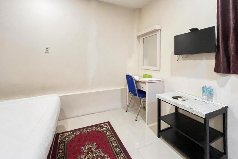 Urbanview Poma Hotel