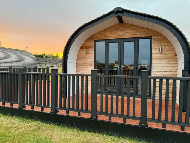 Ffrith Park Hotel Pods