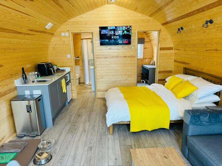 Ffrith Park Hotel Pods