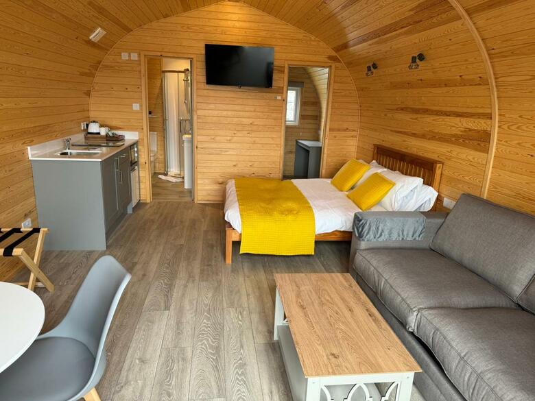 Ffrith Park Hotel Pods