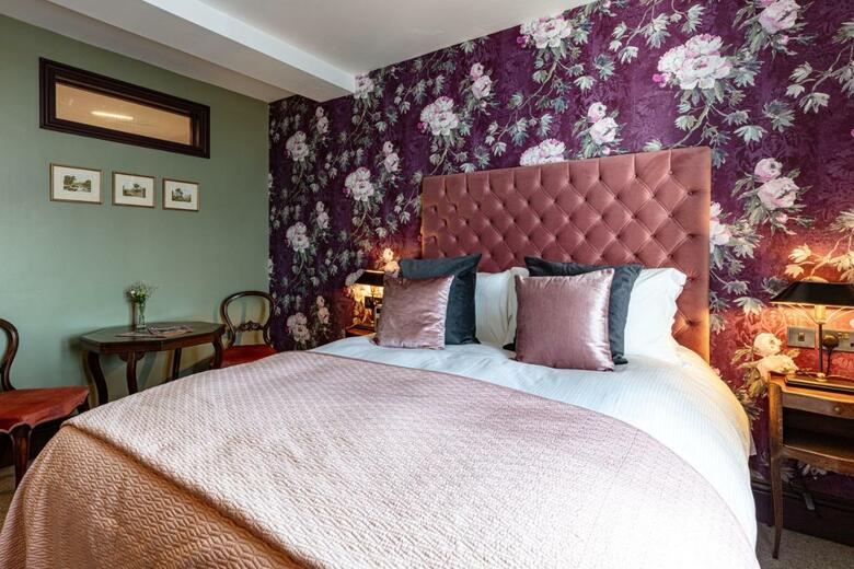 The Red Lion Hotel