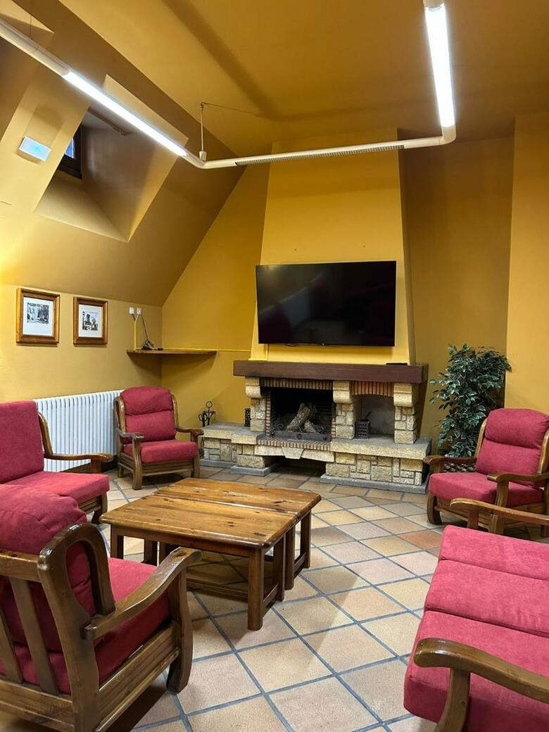 Hotel Covaleda Soria