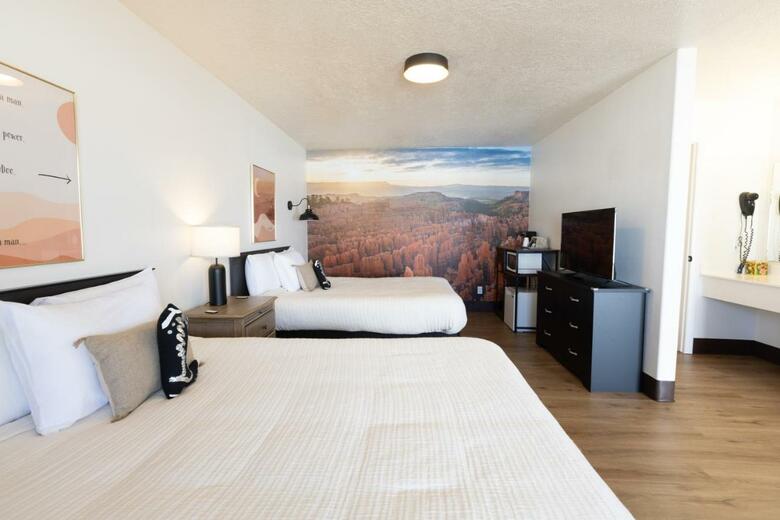 The Golden Spur Hotel