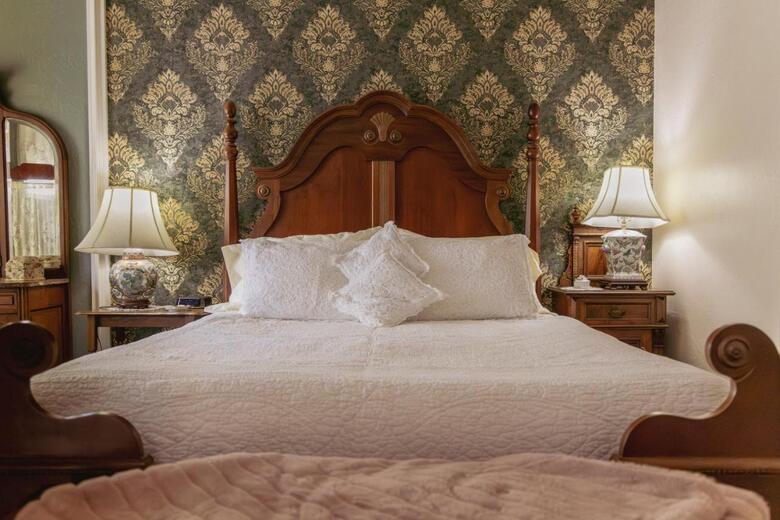 Weaverville Hotel