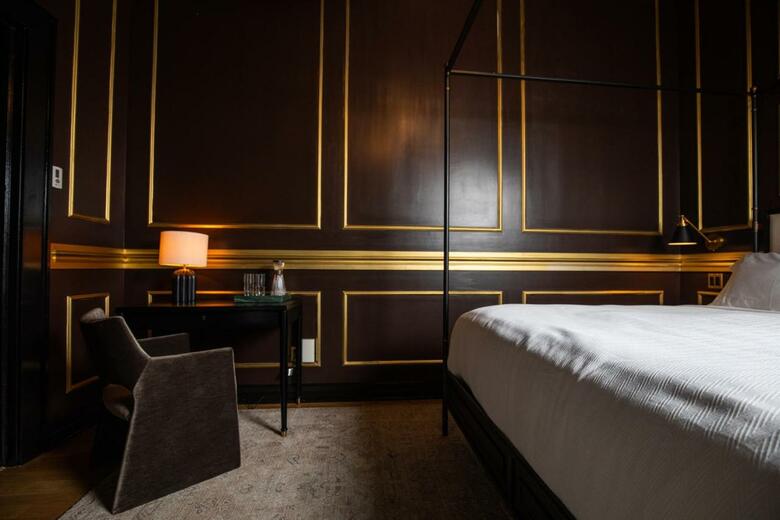 Blackbird Hotel