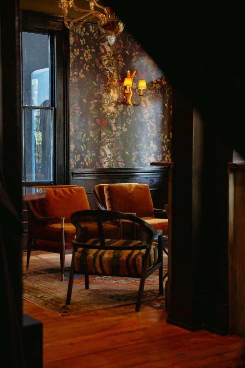Blackbird Hotel