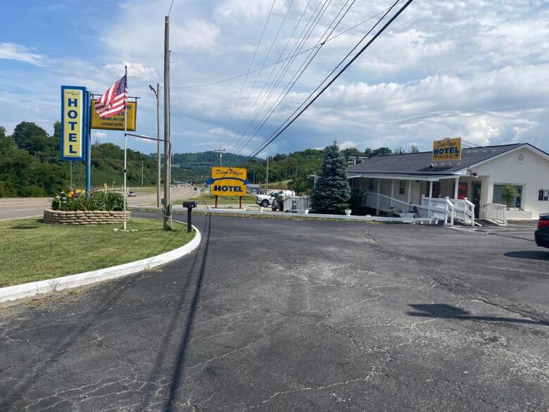 Dixie Plaza Hotel