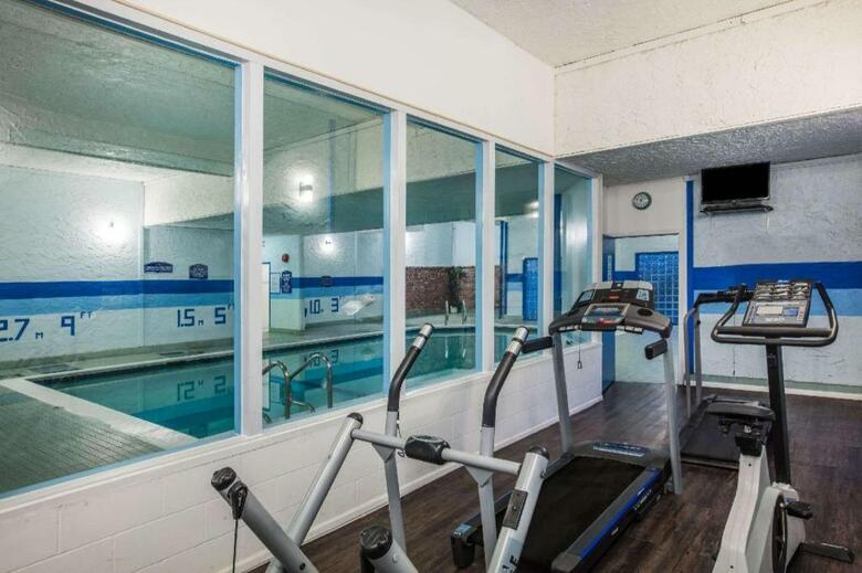 Howard Johnson Hotel By Wyndham Victoria