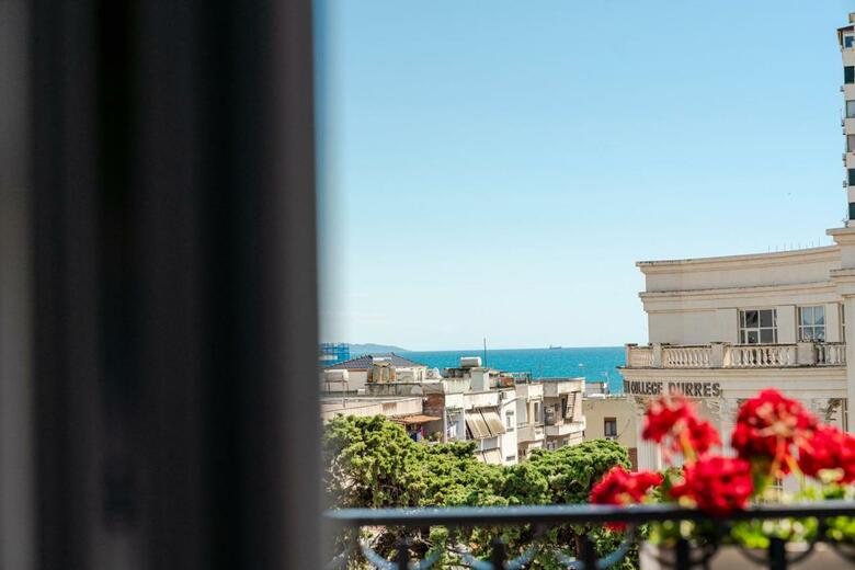 Art Gallery Boutique Hotel