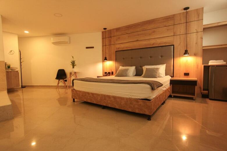 Hotel California Center Med