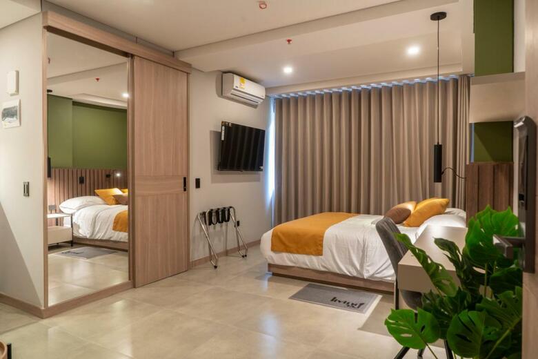 Hotel Living 35 Suites