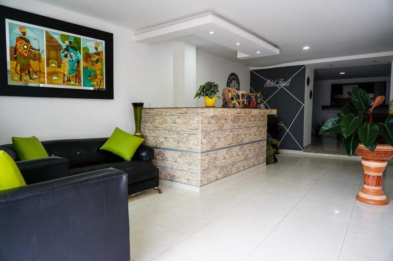 Hotel Jiisot Camarones Inn