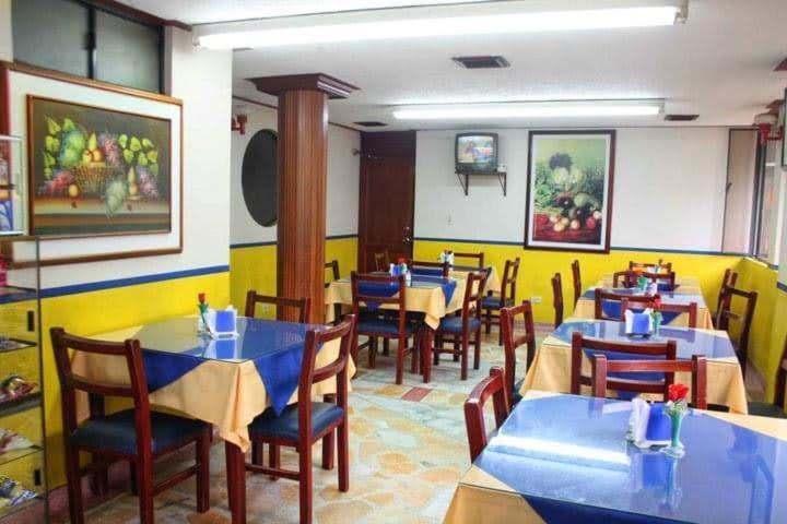 Hotel Mardol Frente Al Terminal