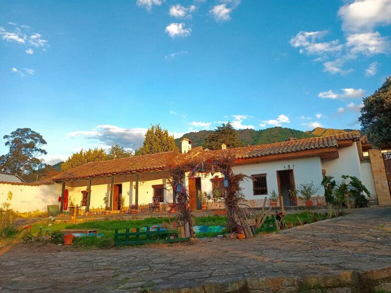 Hotel Las Tres Viejas