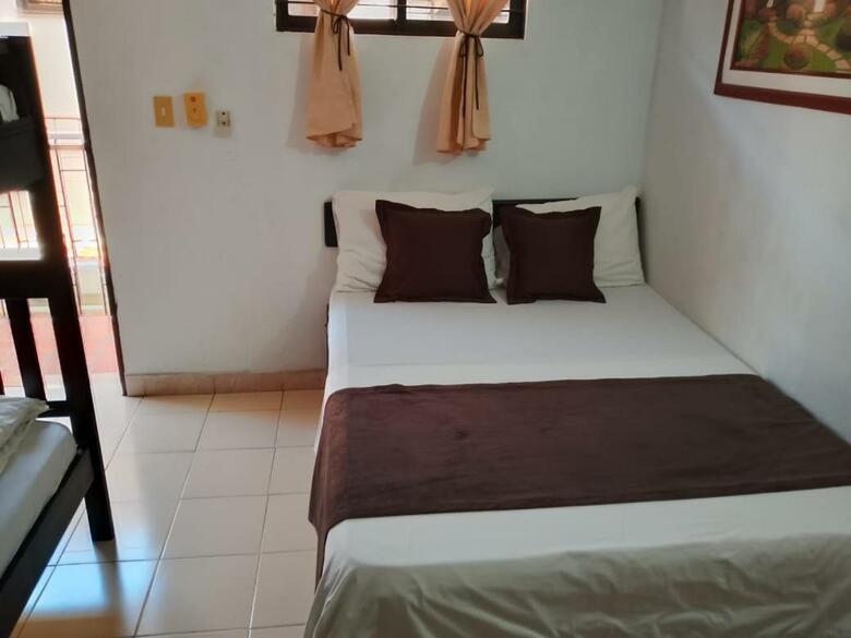 Hotel La Casa Del Huesped