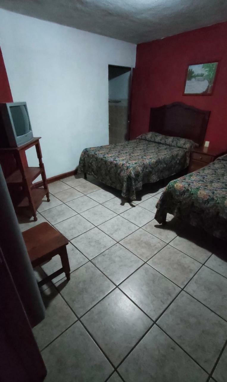 Hotel Espejo