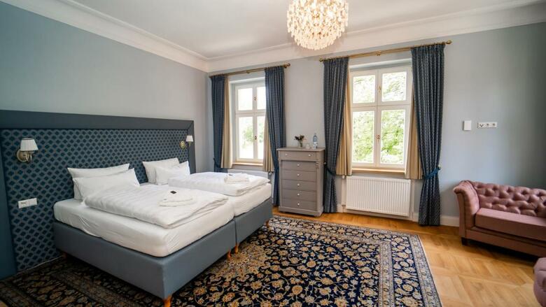 Schloss Sigr�n Superior Camping Und Hotel