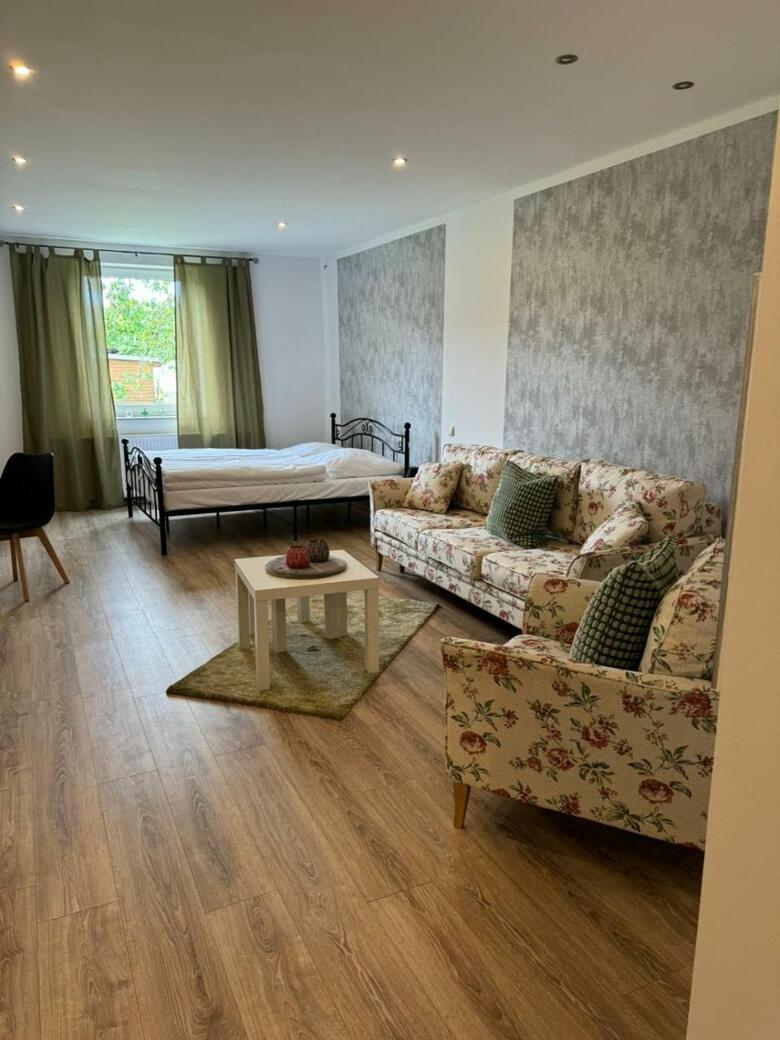 Hostal Hotel Pension Kastanie