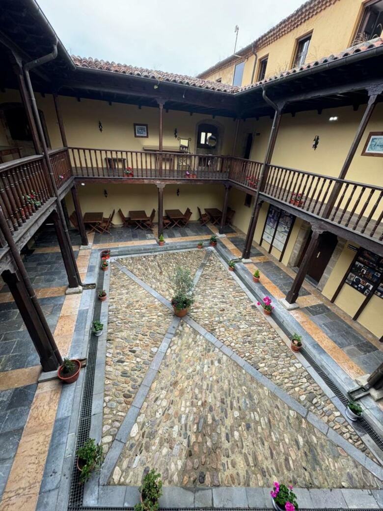 Hotel Castillo Vald�s Salas