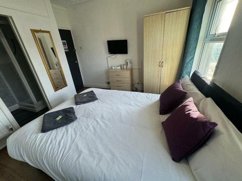 Hostal Burlington West Hotel