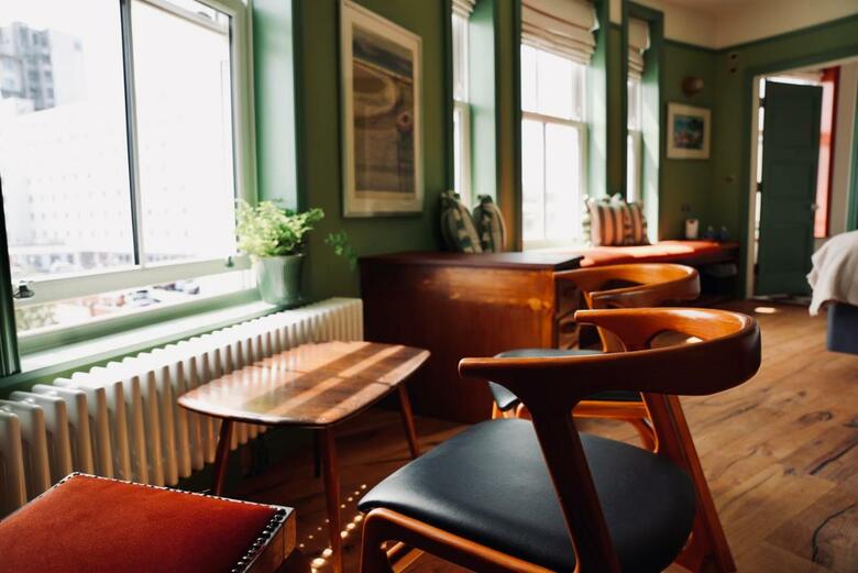 The London & Paris Hotel