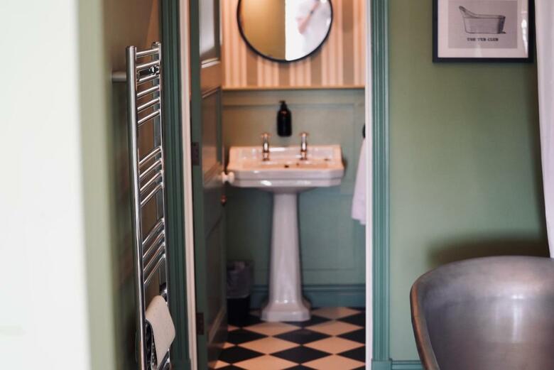 The London & Paris Hotel