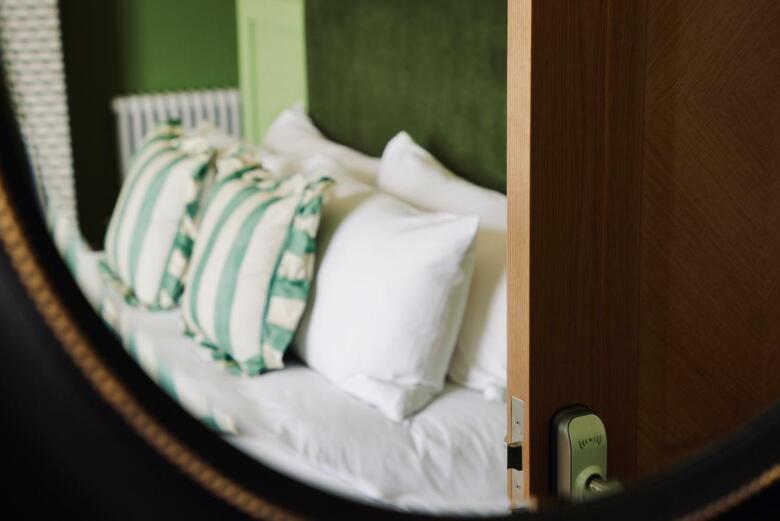 The London & Paris Hotel