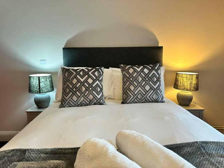 The Prince Albert Pub & Hotel