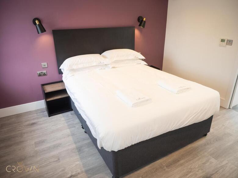 Crown Hotel