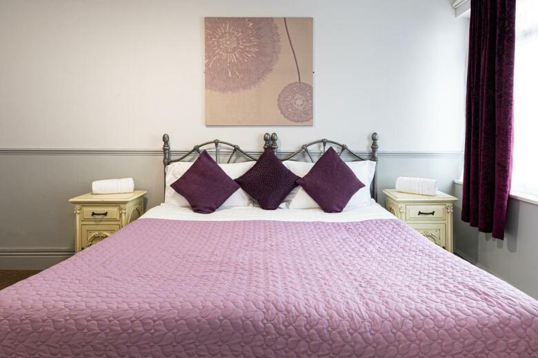 The Manor Hotel