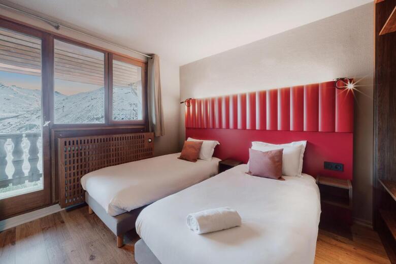 Alpeen Hotel