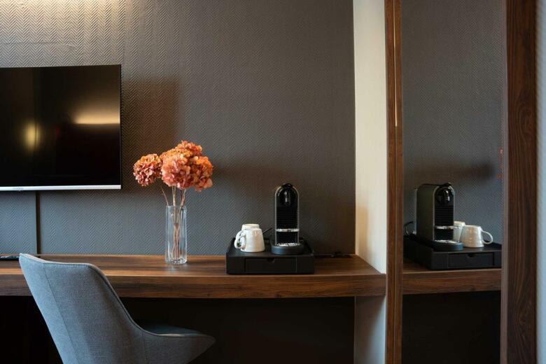 Alpeen Hotel