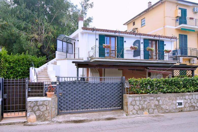 Hostal Belm� Aparthotel And Rooms