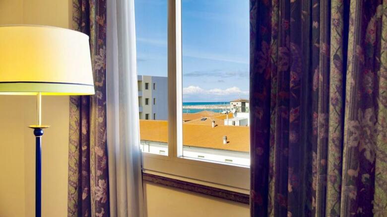 Isa-hotel In Cecina Just 100 Mt From The Sea