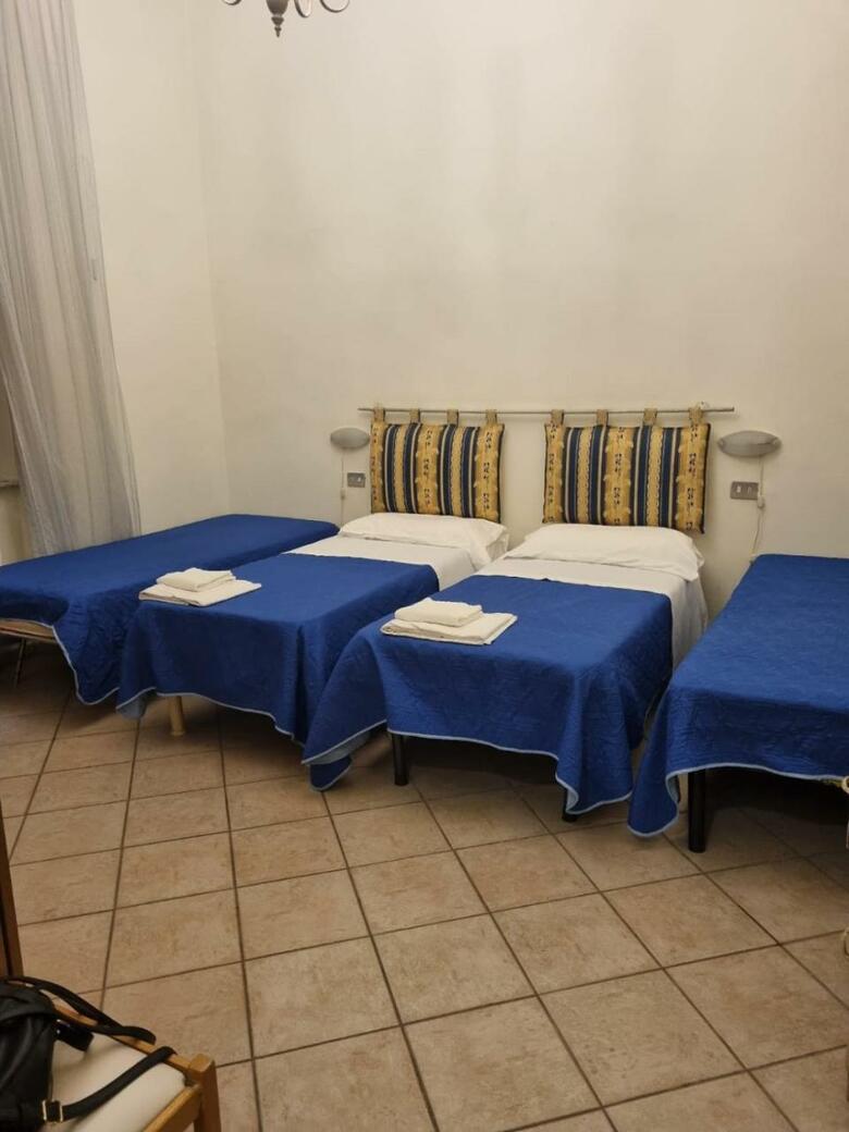 Hotel Holiday