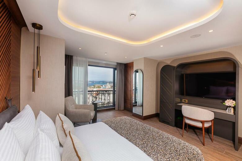 Levni Istanbul Hotel Handwritten Collection