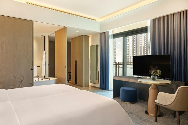 Hotel Palace Dubai Creek Harbour