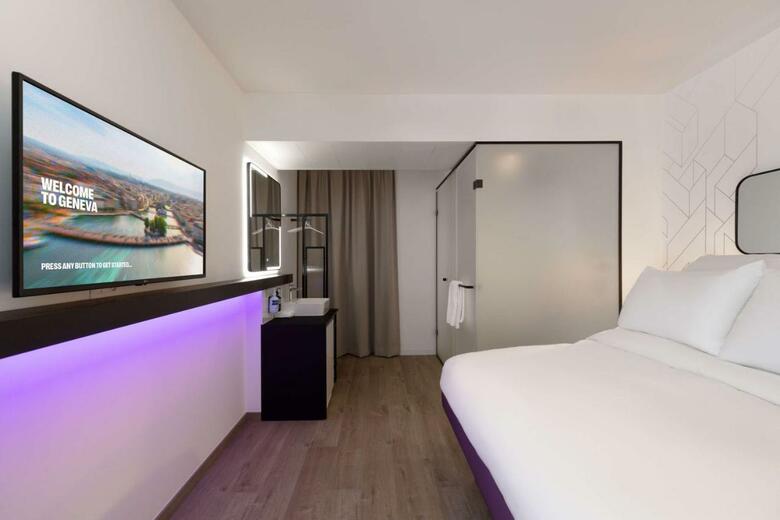 Hotel Yotel Geneva Lake