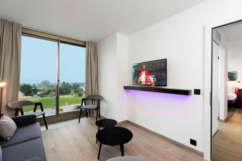 Hotel Yotel Geneva Lake
