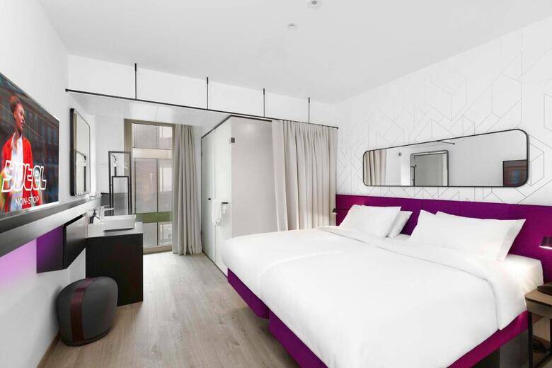 Hotel Yotel Geneva Lake