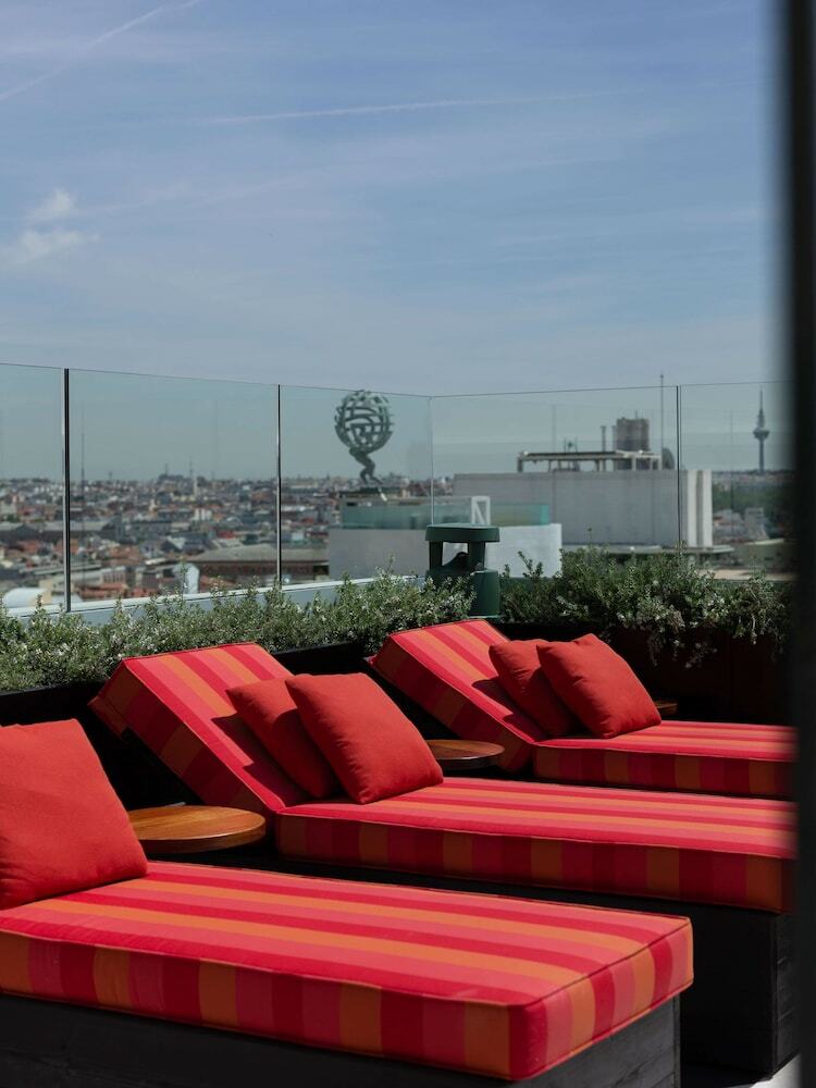 Hotel Montera Madrid, Curio Collection By Hilton