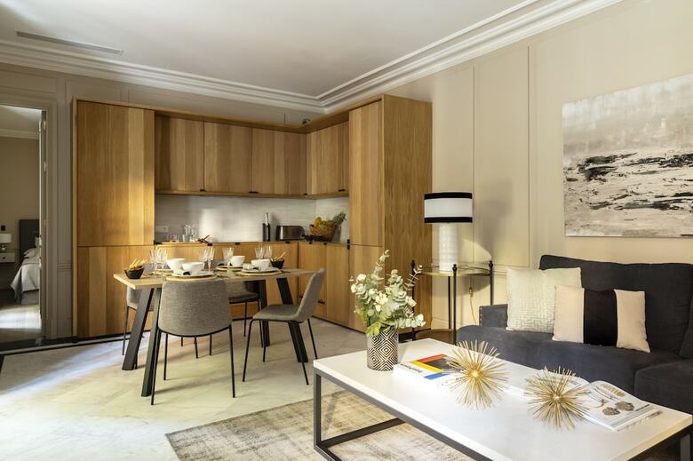 Aparthotel Ayala 63