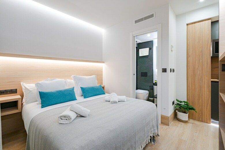 Aparthotel Feelathome Ventas Suites